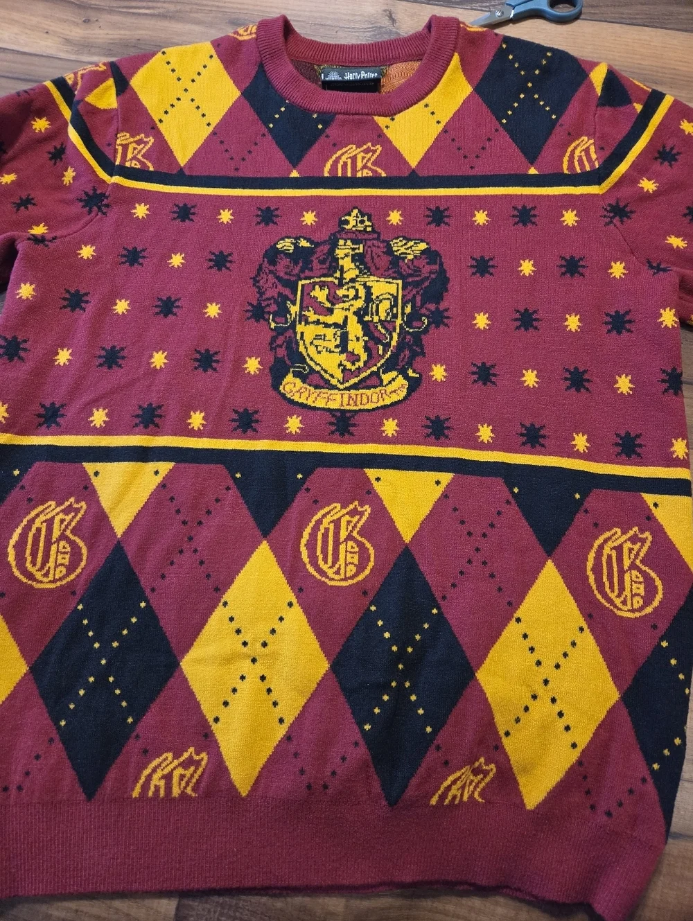 Gryffindor Crest Maroon & Gold Knit Harry Potter Sweater. Sz M